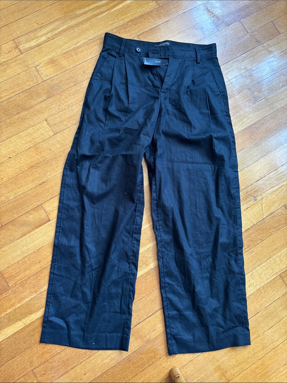 Women’s Banana Republic Black Pleated pants
